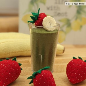 Green Smoothie Felt Food for Pretend Play - Healthy Kale Breakfast Shake with Strawberry and Banana