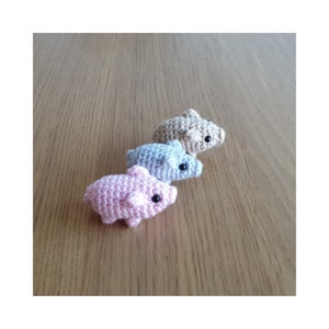 Handmade Crochet Pig Keychain: Mini Piggy Toy