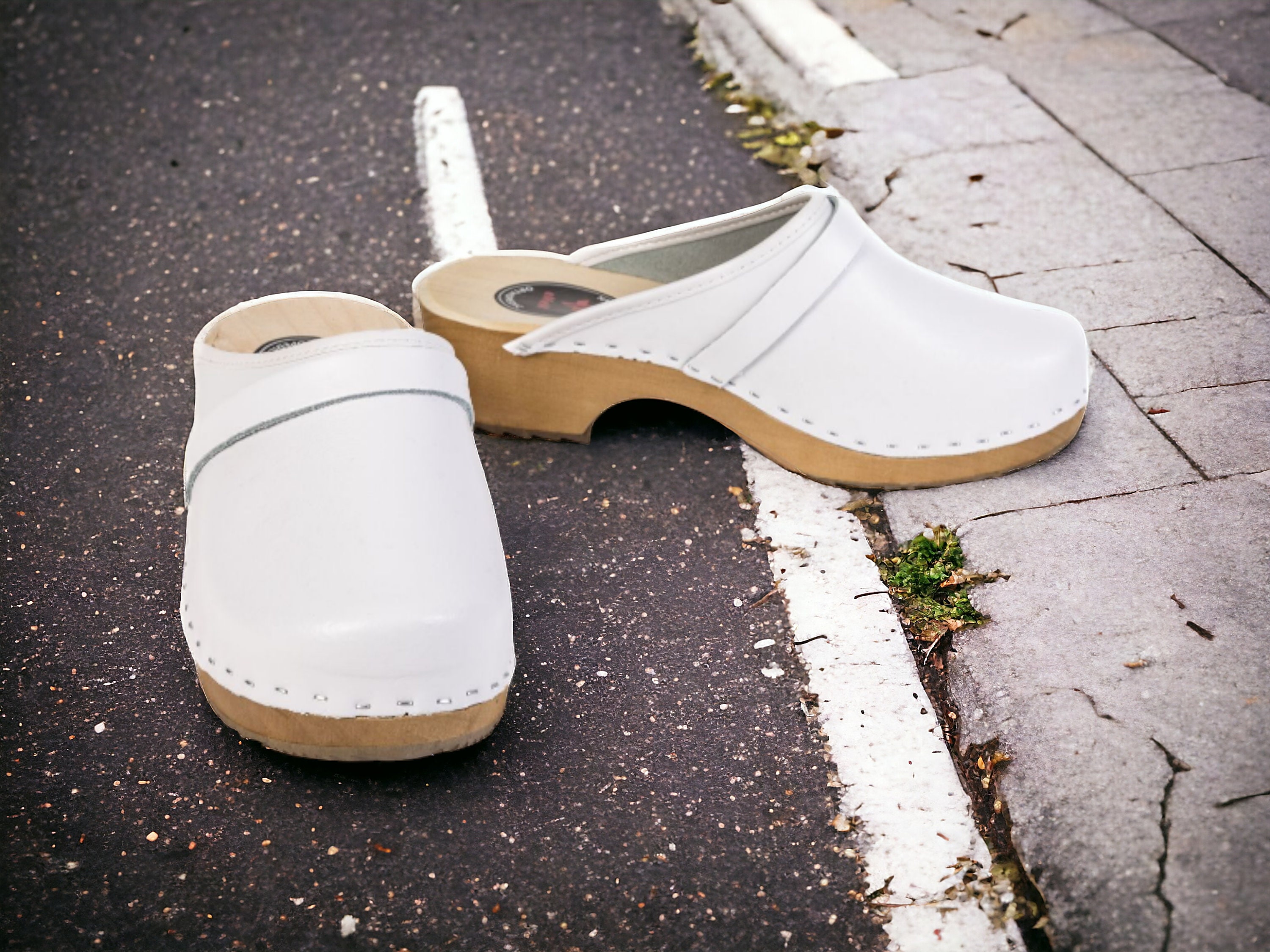 Handmade White Leather Clogs: Swedish Wooden Heel  display picture 2