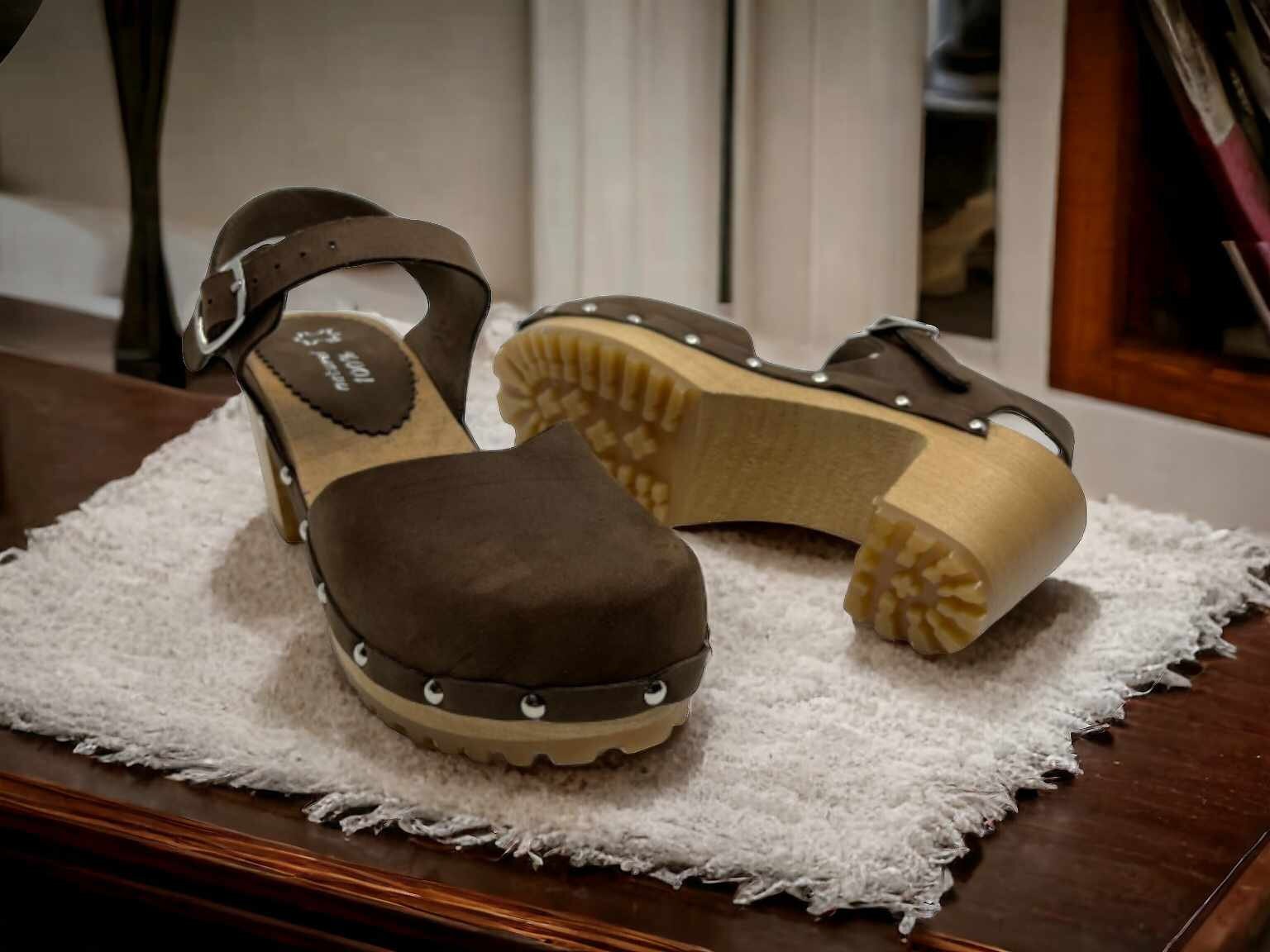 Handmade Prom Shoes Elegant leather shoes Womens Leather High Heel Clogs Dress Shoes