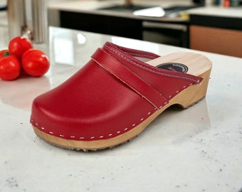 Wunderschöne, modische und bequeme handgefertigte Damen-Clogs aus Leder. Rote Clogs