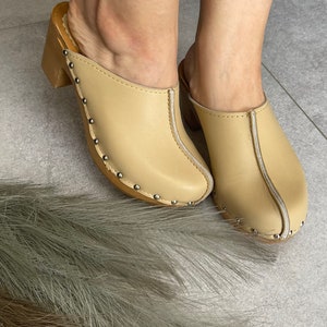 Ladies' Clogs Moccasins BEIGE GOLD Linden Wood Natural Leather Women - Profiled shape