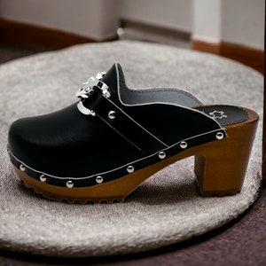 Nieuw Zweedse houten klompen Damesklompen Leren klompen Klomp dames zwart of wit met sieraden laarzen Dames mocassins Houten klomp sandaal