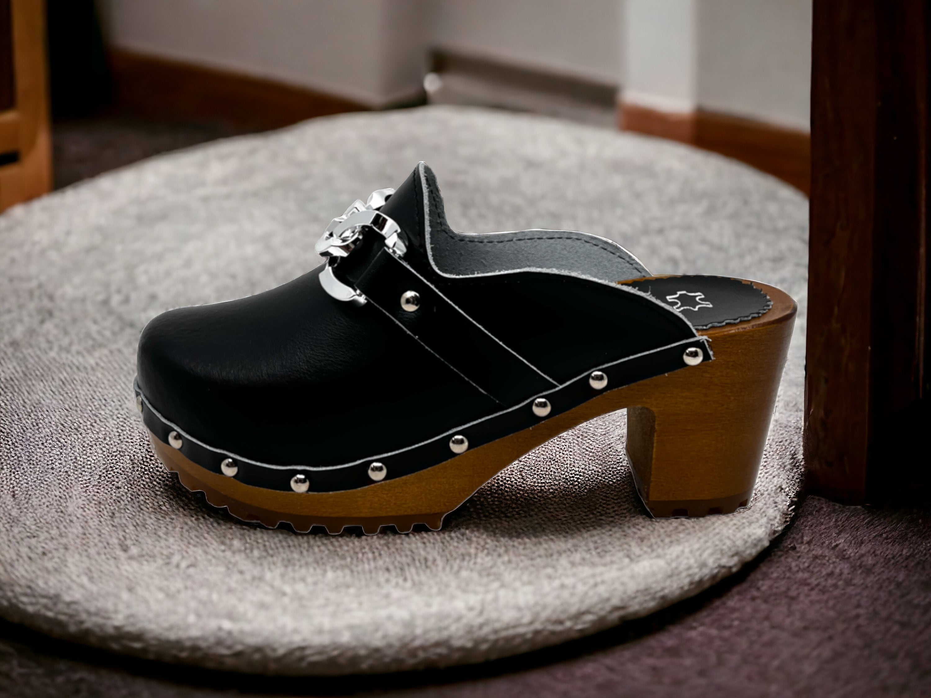 Zuecos nuevos Zuecos suecos de madera Zuecos de mujer Zuecos de cuero Zueco de mujer negro o blanco con joyas Botas Mocasines de mujer Sandalia tipo z
