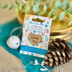 POCKET HUG con biglietto PIANTABILE - Allegria natalizia, ecologico, pianta dopo l'uso, fai crescere fiori selvatici, Natale, piccolo regalo, regalo premuroso