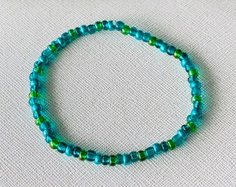 Bracelet en perles de rocaille vert menthe | Élastique, fait main