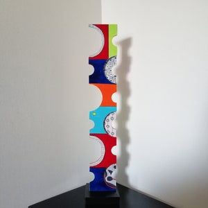 Sculpture, statue, wood, totem, abstract, modern, contemporary, geometric, pattern, cubist, design, black, white, multicolor, blue, red