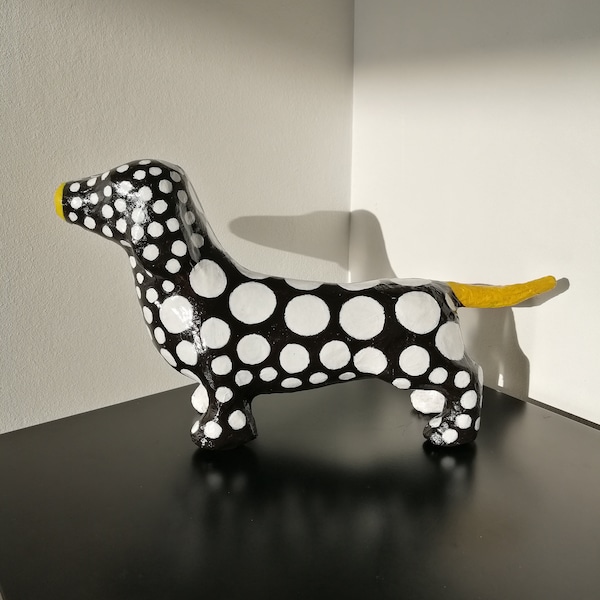 Sculpture, statue, chien, teckel, animal, animaux, nature, figurine, noir, blanc, pois, motif, géométrique, moderne, contemporain, pop art