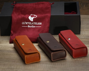 Brillenetui / Brillenbox/ Hülle / Etui / Leather glasses case echt Leder , Handgemacht Farbe nach Auswahl  Initialen (Prägung) nach Wunsch