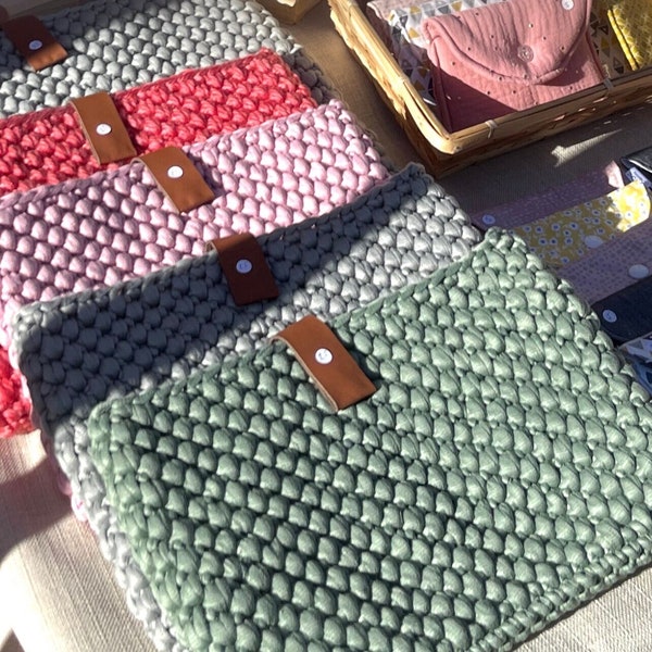 HOUSSE IPAD, crochet trapilho, cadeau Fête des Mères