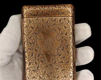 1920年代の英国ギャングスター用シガレットケース｜頑丈な金属製