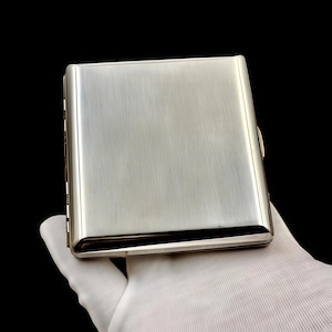 Luxury Cupronickel Cigarette Case | Polished Silver Finish, Dent-Resistant Hard-Shell, Heirloom Groomsman Gift for Him 20 sticks