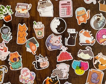 Lot de 50 stickers chat, cat lover gift,  pour téléphone ,  bullet journal / ordinateur / gourde / skateboard / secret santa autocollants