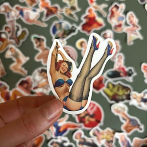 50 Pin-up-Frauen-Aufkleber – sexy – Vintage – Retro-Mädchen – Vinyl-Aufkleberpaket – Lustiges Aufkleberpaket – Aufkleber