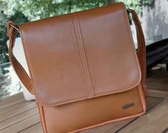 PERSONALISED Leather Bag, Expanding Soft Genuine Leather Bag, Crossbody Bag, Adjustable Shoulder Bag, Unique Girlfriend Gift.