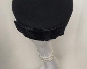 Rossy  - Wool pillbox with velvet Bow