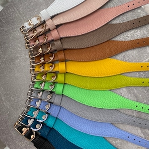 Wide genuine leather collar for Italian greyhounds and whippets . Perfect for puppies . Different colors available