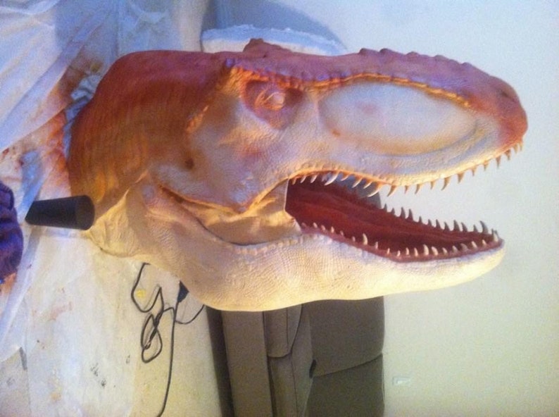 t rex head size