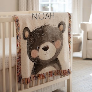 Individuelle Bär Decke mit Namen, personalisierte Waldtier Decke, Wald Thema Krippe werfen, niedliches Kinderzimmer Geschenk für Neugeborene Jungen, Babyshower