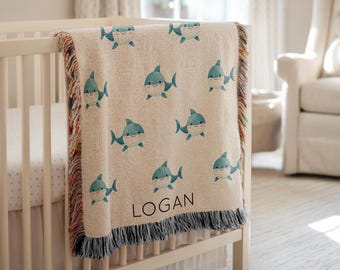 Manta de bebé personalizada con tiburón, estampado de animales marinos con nombre personalizado, ropa de cama acogedora con temática marina, bonito regalo submarino para baby shower
