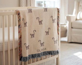 Manta de bebé de lémur personalizada, manta de guardería de animales de la selva con nombre personalizado, regalo para baby shower, decoración de habitación infantil para amantes de los lémures para niño o niña