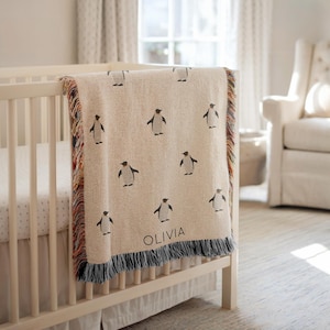 Personalisierte Baby Decke, Name Winter Tier Kinderzimmer Überwurf, Baby-Dusche-Geschenk, Pinguin-Liebhaber Kinderzimmer Dekor für Jungen oder Mädchen