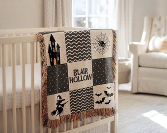 Personalisierte gruselige Halloween Baby Decke, Benutzerdefinierte Hexe & Fledermaus Name werfen, Spukhaus Kinderzimmer Decke, Herbst Baby Geschenk für Halloween