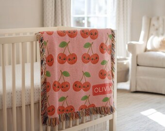 Personalisierte Kirsch Baby Decke, Benutzerdefinierte Obst Baby Name Decke, Rosa Kinderzimmer Überwurf, Süßes Sommer Baby Geschenk, Kirsch Baby Mädchen Dekor, Kirsche