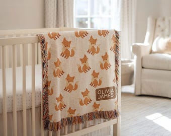 Personalisierte Fuchs Baby Decke, Name Wald Herbst Tier werfen, Herbst Wald Kinderzimmer Dekor, Baby-Dusche-Geschenk für Mädchen oder Jungen