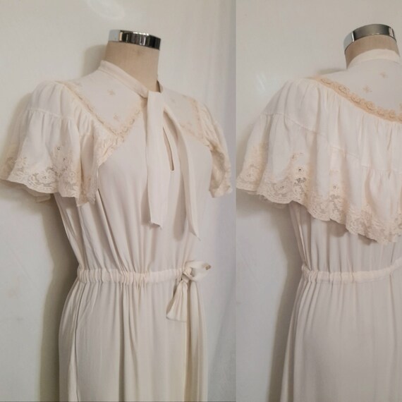 Vintage Stunning 30's Off White Rayon, Silk and L… - image 1