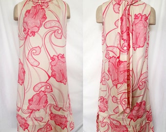 Vintage años 60, años 70, vestido sin mangas de cuello alto con estampado de paisleys rosas, vestido mod,