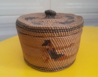 Vintage Trinket Basket, Makah of Nootka mand uit Lower Pacific Nortwest, Collector's Piece