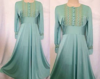 Vintage 70's Mint Green Fit and Flare Nightgown, Vintage Lingerie