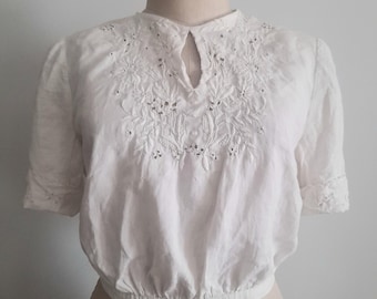Funda de corsé de lino bordado eduardiano: blusa corta antigua