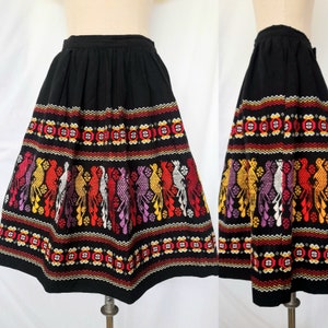 Vintage 70's Mexican Skirt with Colourful Embroidered Birds Pattern, Peasant Skirt