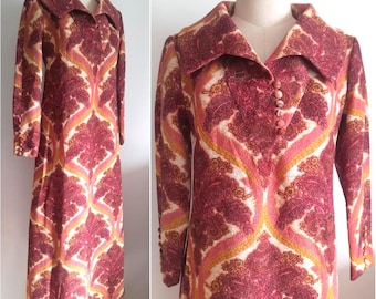 Vestido largo vintage de manga larga de los años 60 y 70 con estampado de tapiz psicodélico, estilo boho chic.