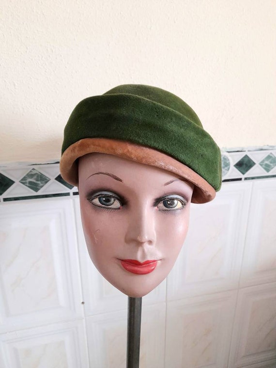 Vintage 40's 50's Olive Green and Beige Velvet Ha… - image 7