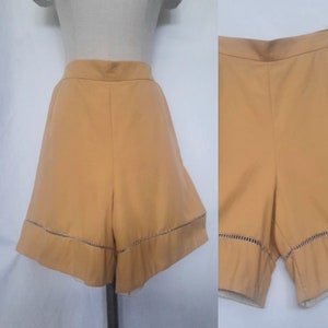 Vintage Late 70&#39;s Early 80&#39;s  High Waist, Wide Leg Shorts with Ajour