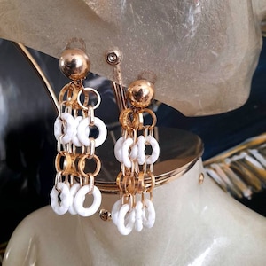 Vintage 70&#39;s Dangling Clip-on Gold Tone Metal and Lucite Earrings, Vintage Jewelry, Midcentury Earrings