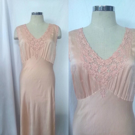 Beautiful 1930s Bias Cut Liquid Silk Light Peach G