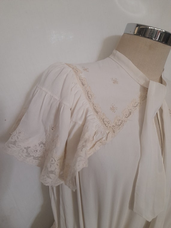 Vintage Stunning 30's Off White Rayon, Silk and L… - image 8