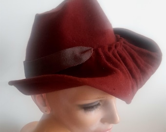 Vintage 40's Stylish Brown Felt Tilt Hat with Sculptural Brim