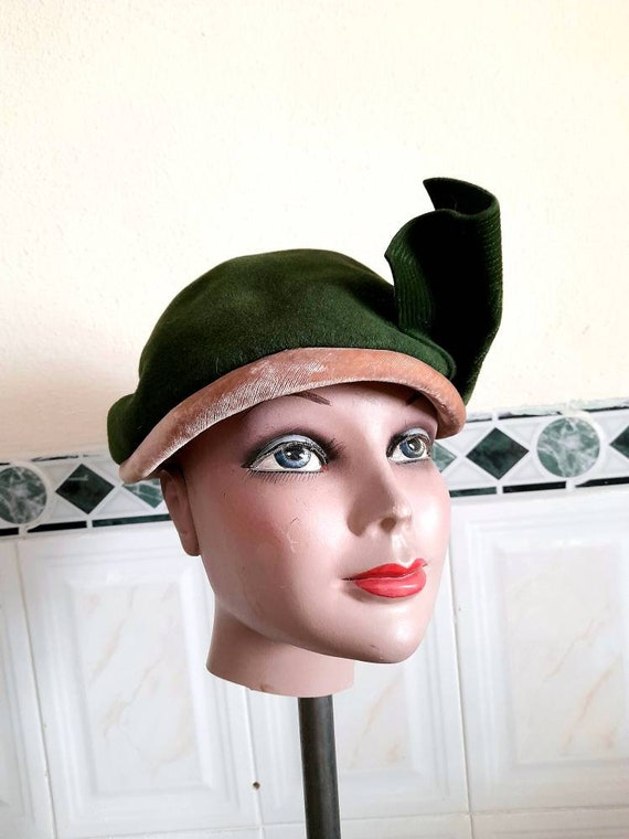 Vintage 40's 50's Olive Green and Beige Velvet Ha… - image 5