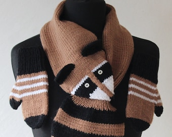 Set aus handgestricktem Waschbär Schal und Handschuhe: Wollmischung, 2-3 Jahre
