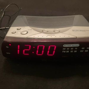 Westinghouse Am/fm Digital alarm clock Radio model wcr11090 Tested Works. image 1