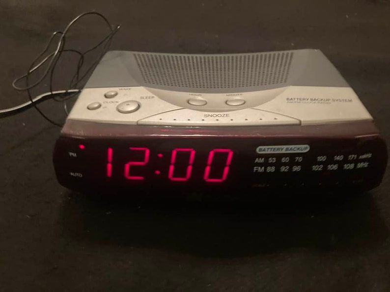 Westinghouse Am/fm Digital alarm clock Radio model wcr11090 Tested Works. image 1