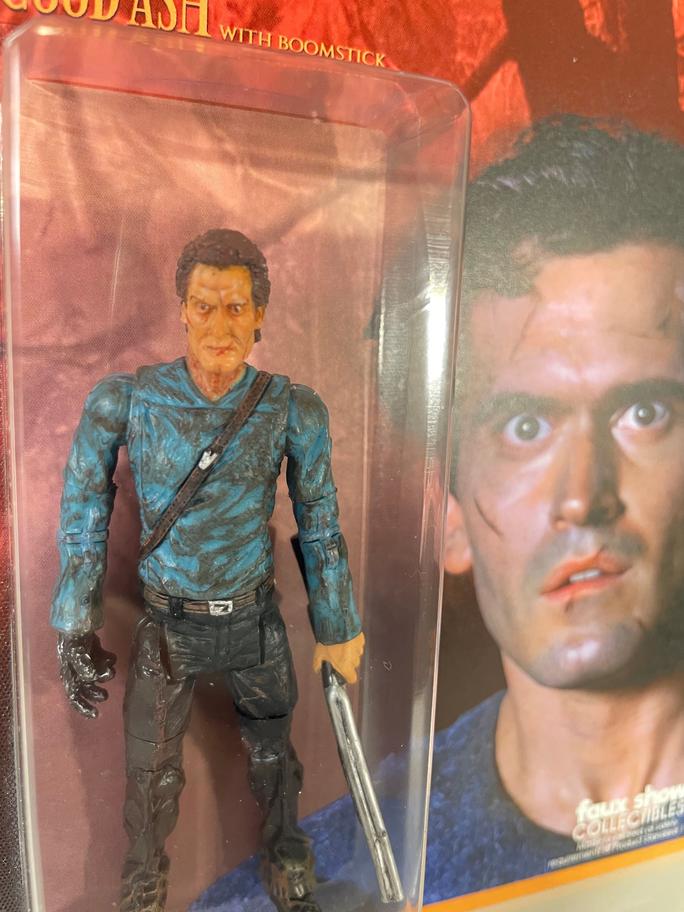 ASH WILLIAMS - EVIL DEAD - motu version