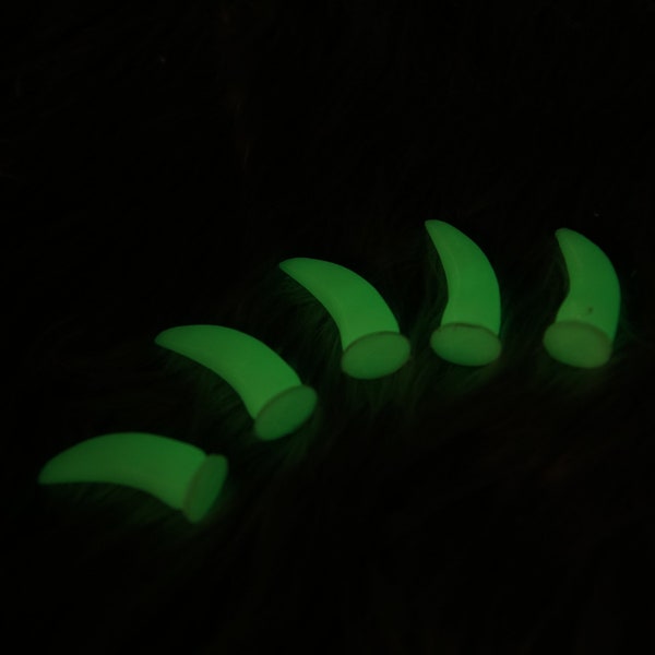 Glow in the dark Fursuit claws