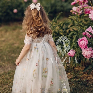 Robe de demoiselle d'honneur en tulle brodé floral blanc, robe de fille d'honneur en dentelle blanche, fille d'honneur Boho image 2