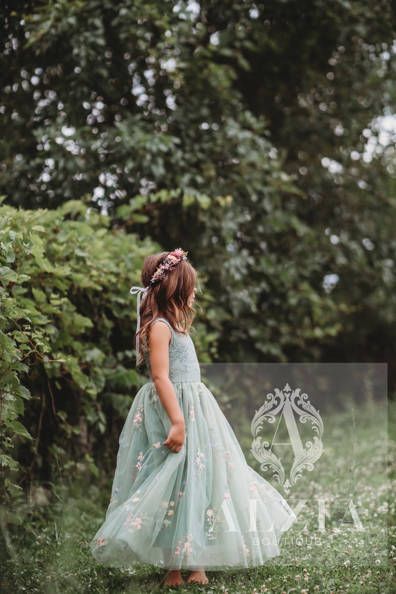 Robe de demoiselle d'honneur en tulle brodé à fleurs vert sauge, Robe de Pâques pour fillette, Robe de bouquetière de printemps, Robe d'été à fleurs pour fille image 10